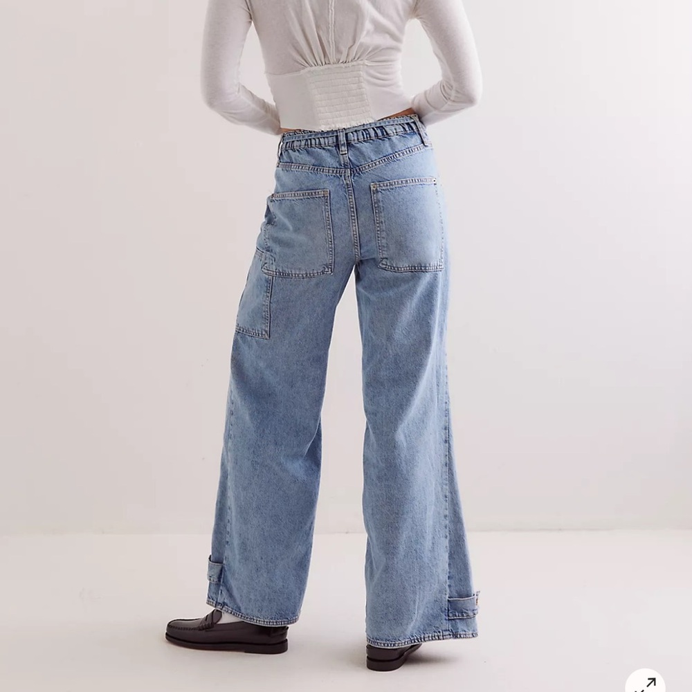 Free people CRVY outlaw Women's Light Blue Wide-Leg Jeans size Small NWOT - Picture 2 of 15